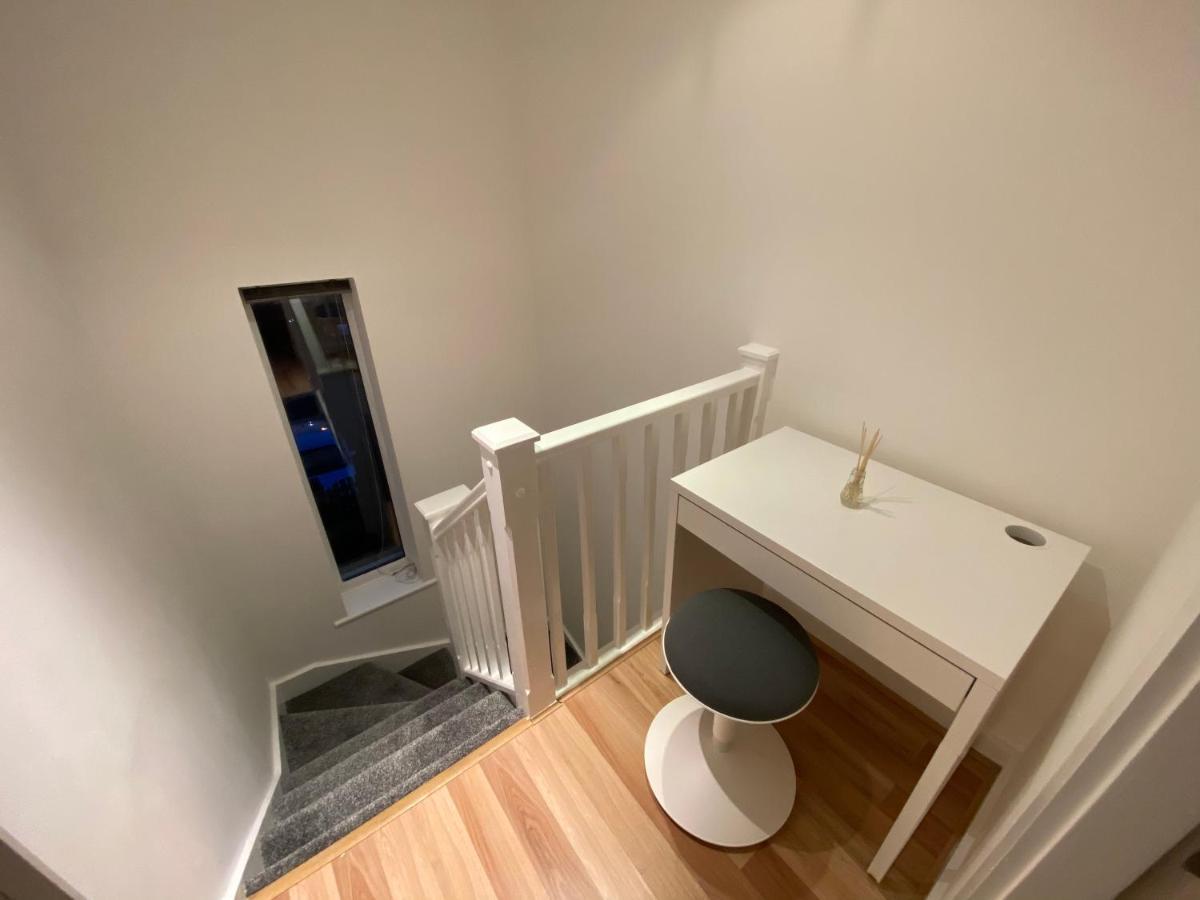 Large 5-Bed City Centre Townhouse With Secure Parking Манчестер Екстер'єр фото