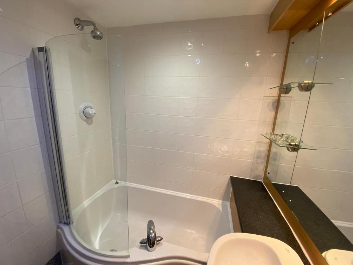 Large 5-Bed City Centre Townhouse With Secure Parking Манчестер Екстер'єр фото