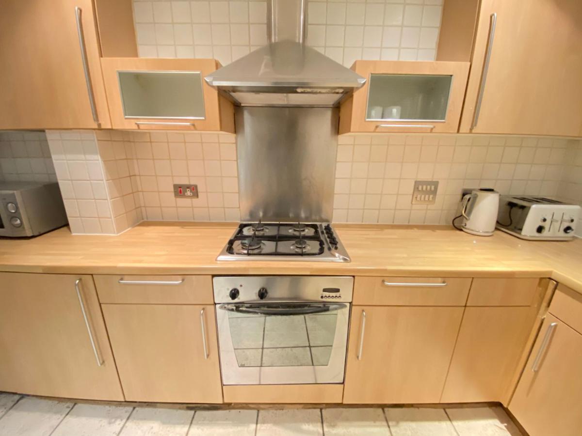 Large 5-Bed City Centre Townhouse With Secure Parking Манчестер Екстер'єр фото