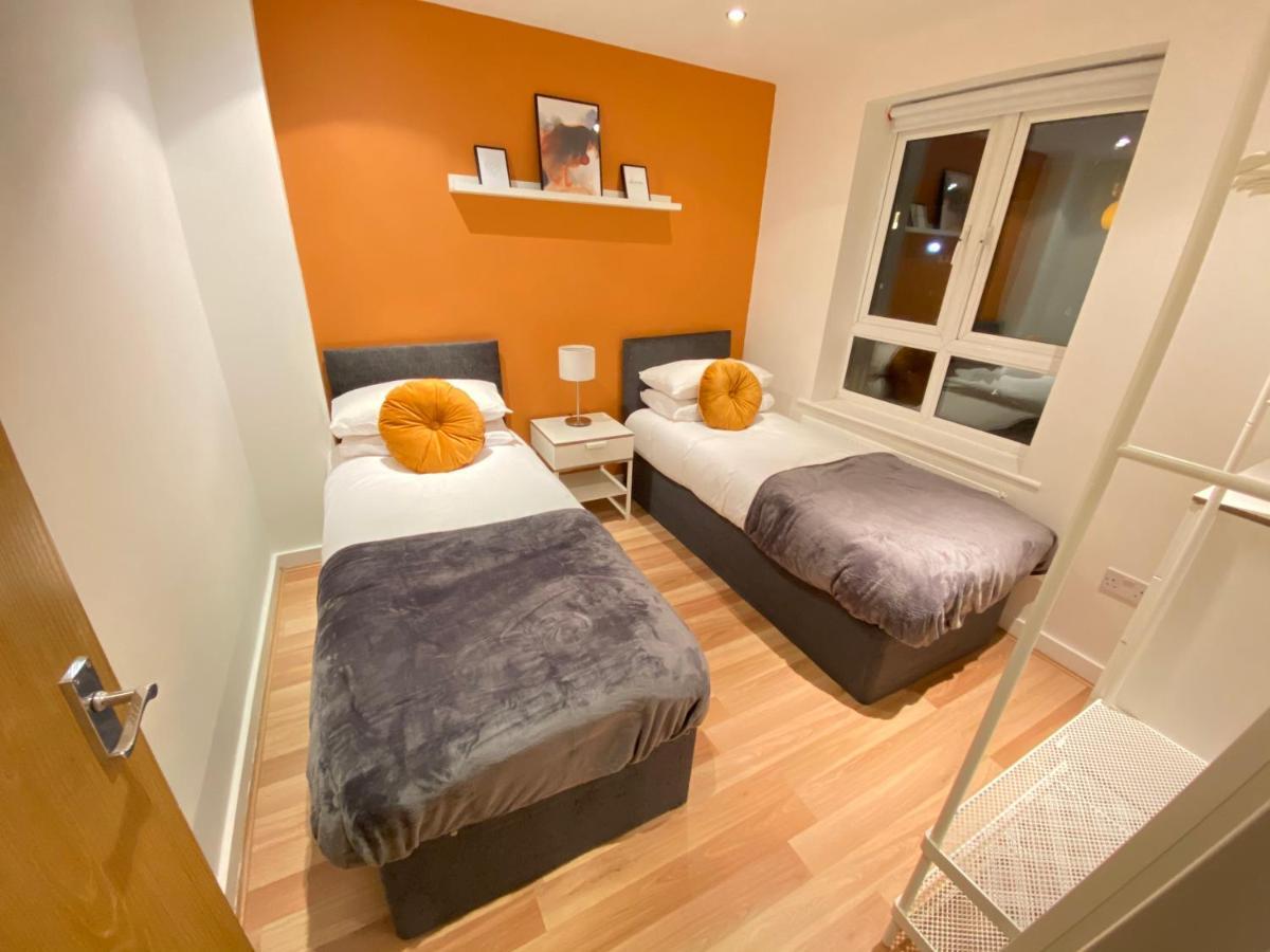 Large 5-Bed City Centre Townhouse With Secure Parking Манчестер Екстер'єр фото